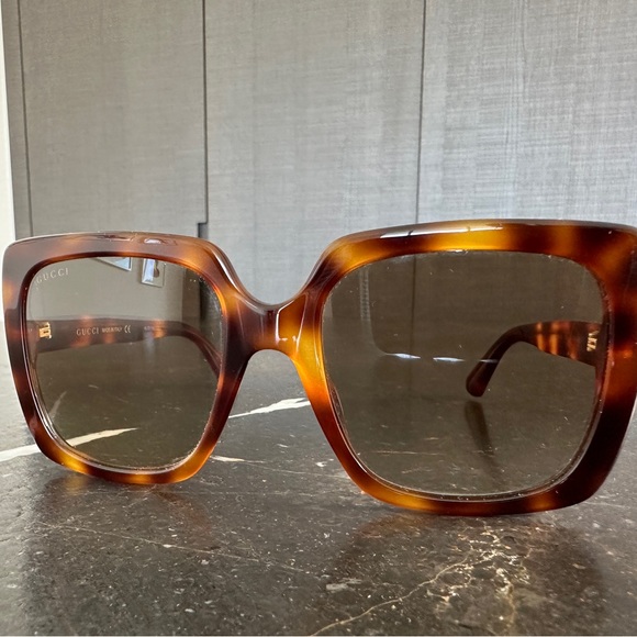 GUCCI TORTOISESHELL SUNGLASSES - Picture 1 of 7